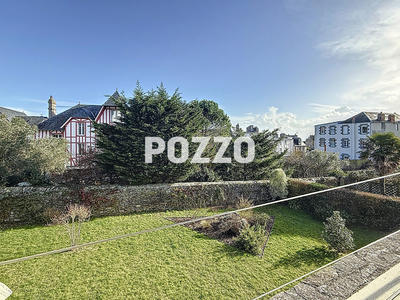 Maison - 201 m² - 8 pièces