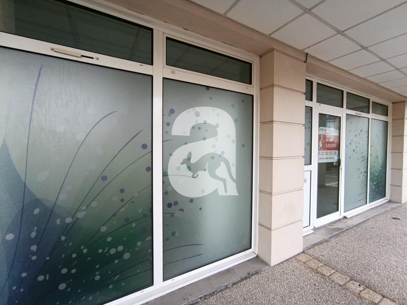 Local commercial - 109 m² - 5 pièces