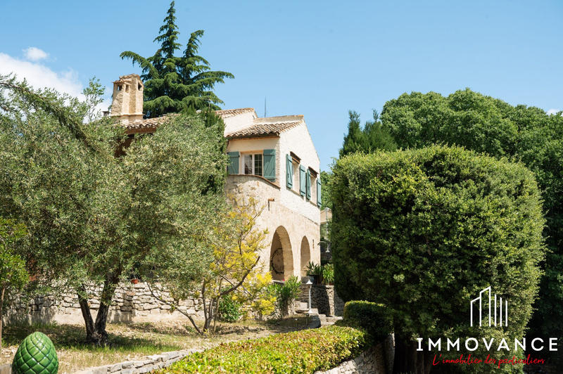 Maison traditionnelle - 161 m² - 6 pièces