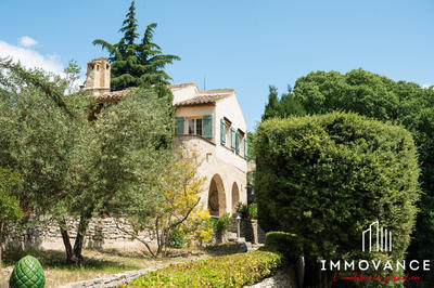 Maison traditionnelle - 161 m² - 6 pièces