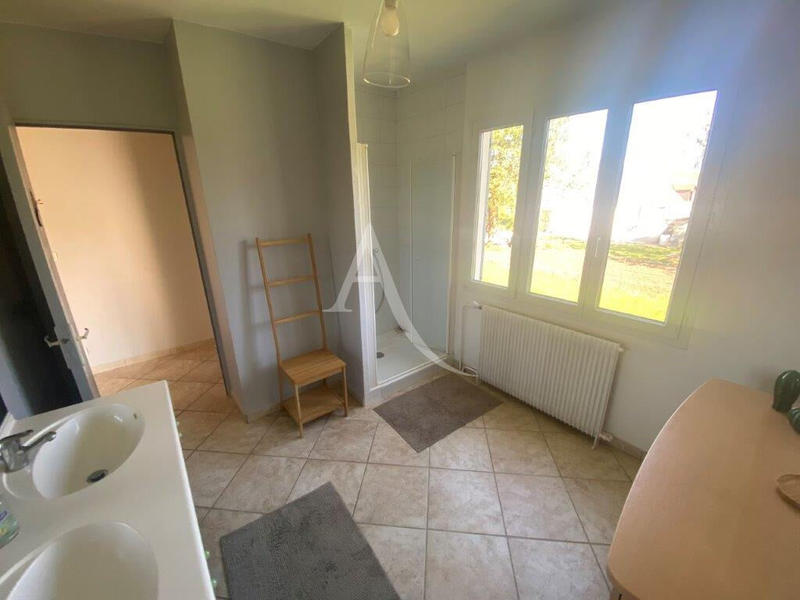 Maison - 223 m² - 8 pièces