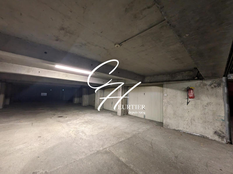 Parking / Garage - 28 m²