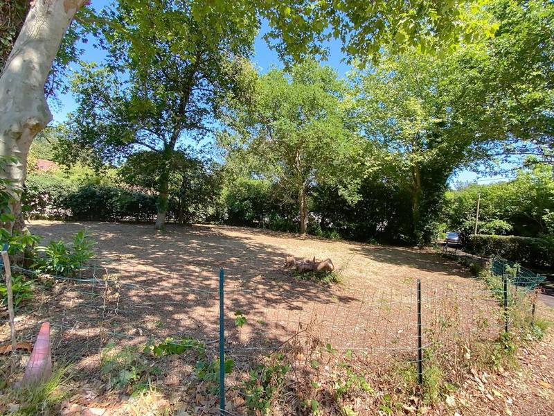 Terrain constructible - 1 041 m²