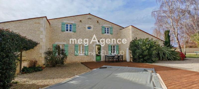 Maison - 295 m² - 8 pièces