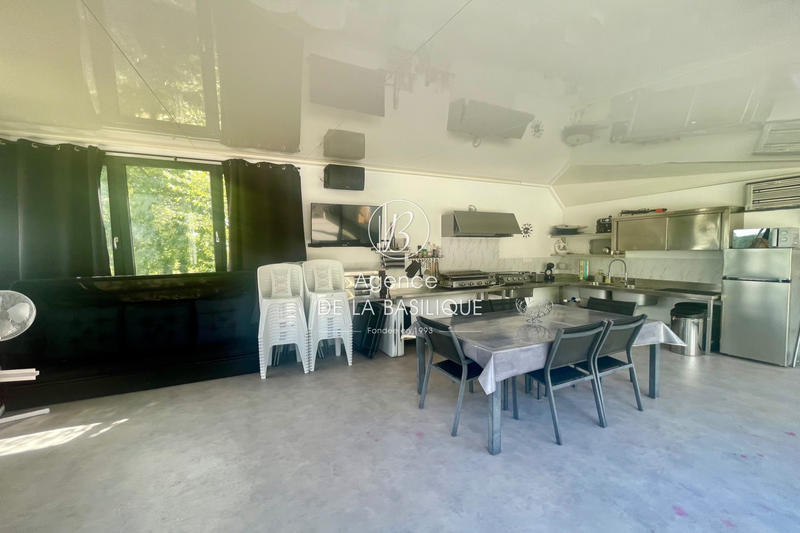 Maison - 296 m² - 4 pièces