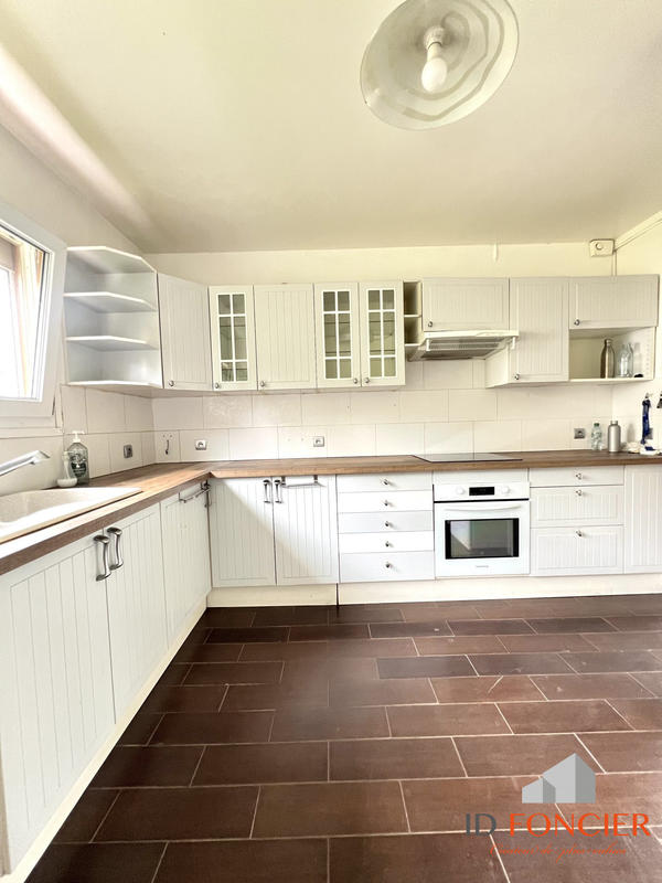 Appartement - 90 m² - 5 pièces