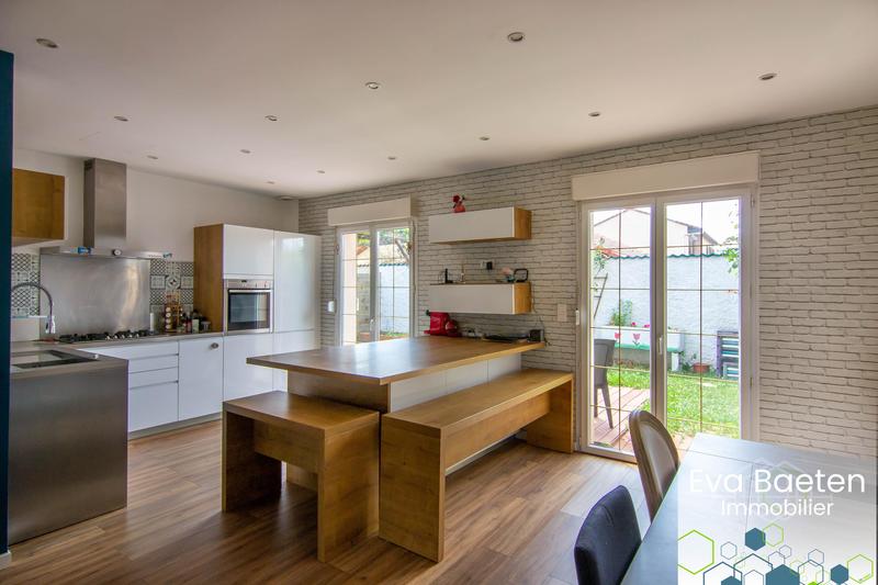 Maison jumelée - 108 m² - 5 pièces