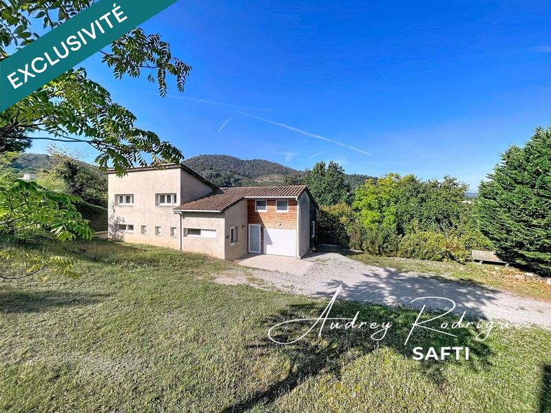 Maison - 166 m² - 7 pièces