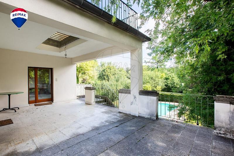 Demeure - 287 m² - 7 pièces