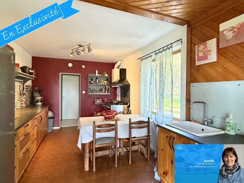 Maison - 189 m² - 9 pièces