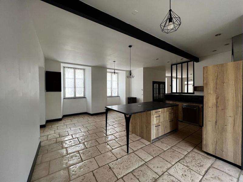 Maison - 259 m² - 8 pièces