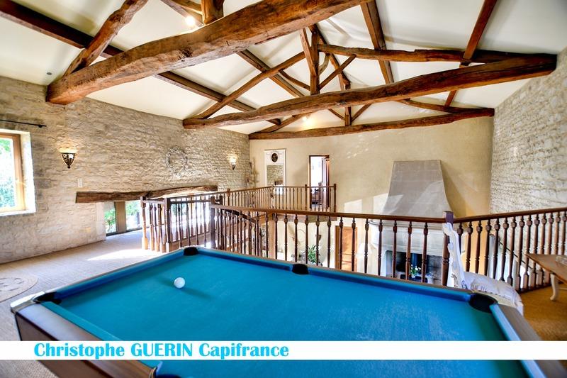 Maison - 262 m² - 8 pièces