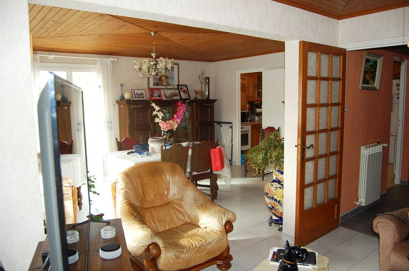 Maison - 240 m² - 10 pièces