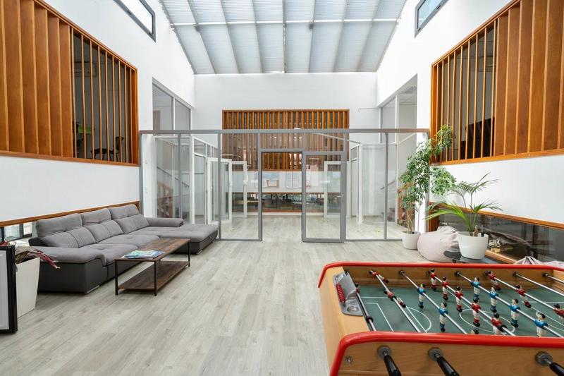 Bureau - 1 331 m² - 17 pièces