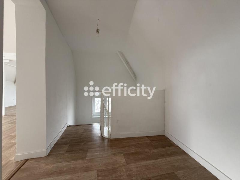 Maison - 250 m² - 8 pièces