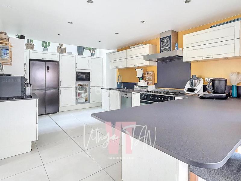 Demeure - 284 m² - 12 pièces