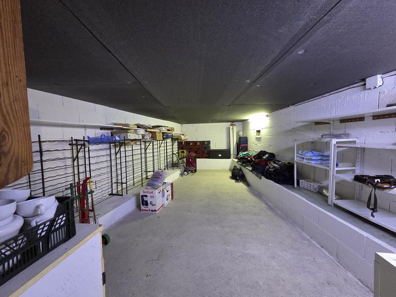 Maison - 300 m² - 6 pièces