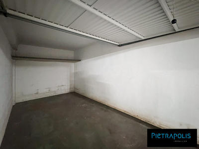 Parking / Garage - 13 m²