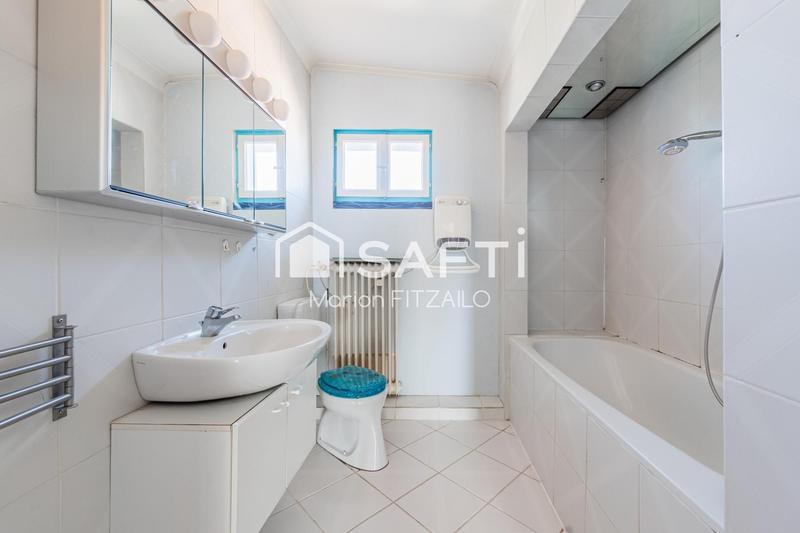 Maison - 251 m² - 10 pièces