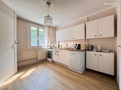 Appartement - 80 m² - 4 pièces