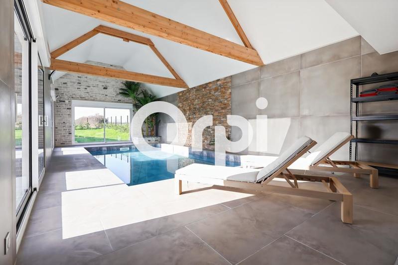 Maison - 230 m² - 6 pièces