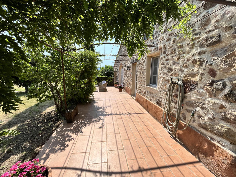 Villa - 200 m² - 6 pièces