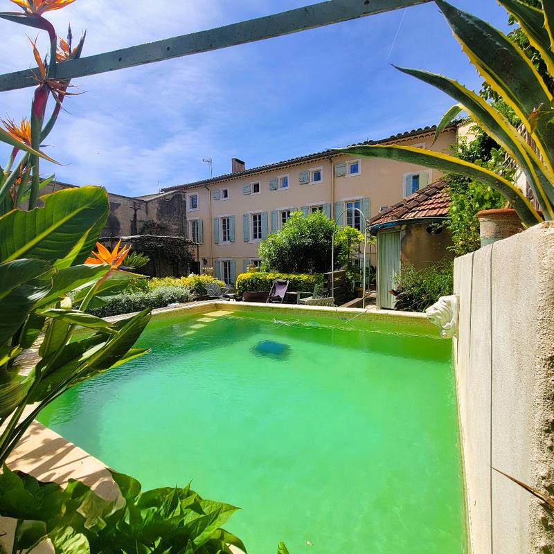 Maison - 480 m² - 12 pièces