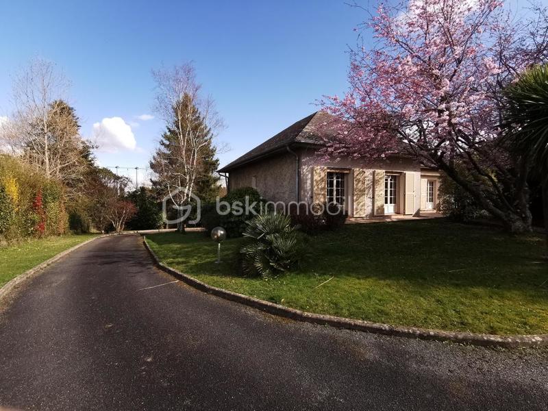 Maison traditionnelle - 162 m² - 5 pièces