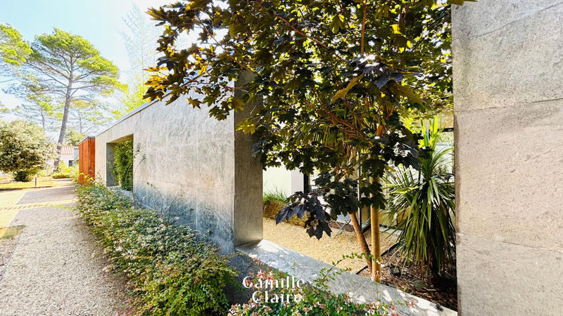 Maison - 240 m² - 5 pièces