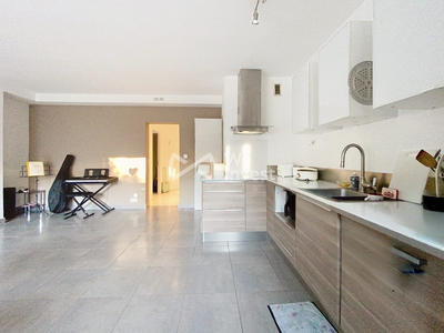 Appartement - 95 m² - 4 pièces