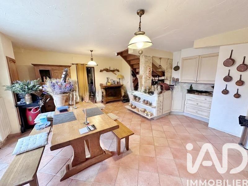 Maison - 210 m² - 7 pièces