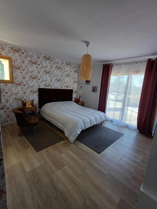 Maison - 310 m² - 9 pièces