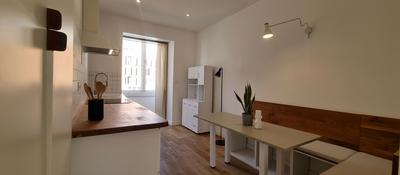 Appartement - 90 m² - 2 pièces