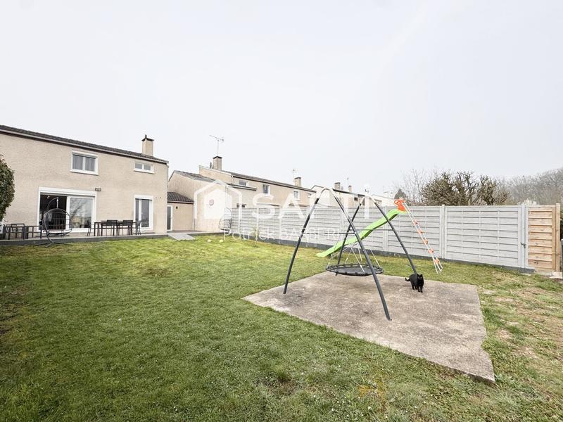 Maison - 94 m² - 5 pièces