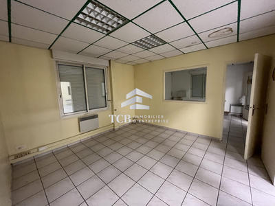 Local d'activités - 576 m²