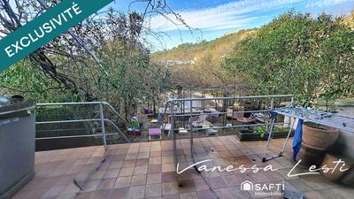 Maison - 180 m² - 7 pièces