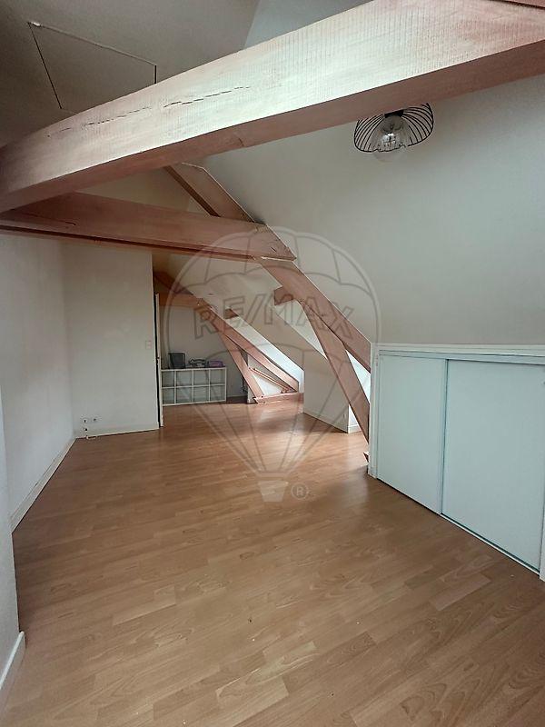 Maison - 331 m² - 8 pièces