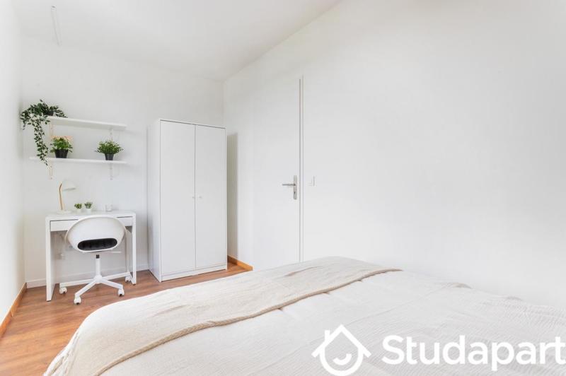 Chambre - 9 m² - 1 pièce