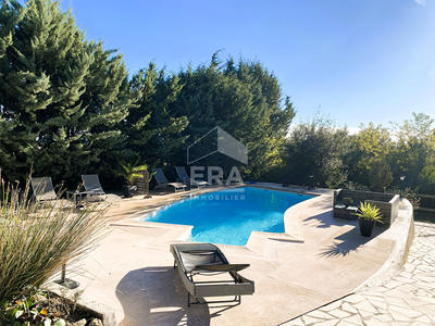 Maison - 234 m² - 7 pièces