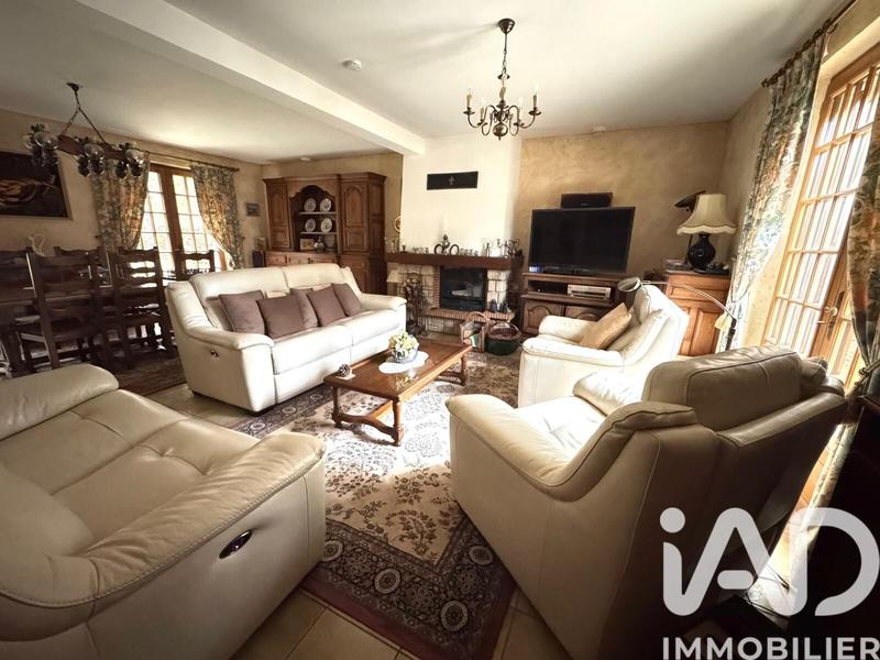 Maison - 255 m² - 8 pièces