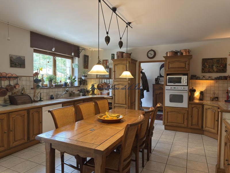 Maison - 467 m² - 11 pièces