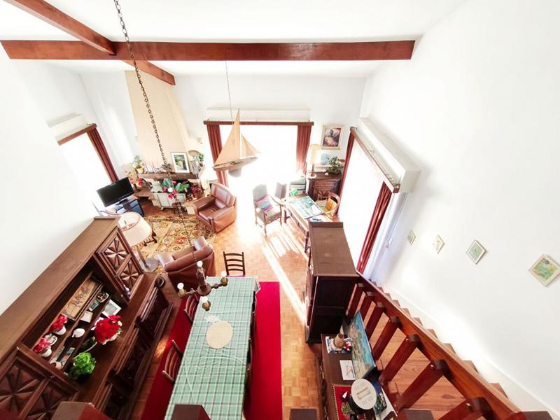 Maison - 181 m² - 7 pièces