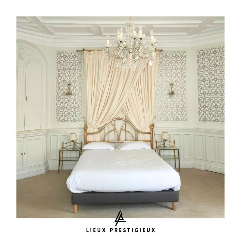 Demeure - 1 500 m² - 55 pièces