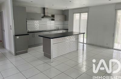 Maison - 127 m² - 7 pièces