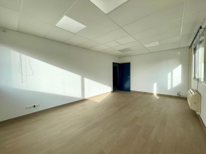 Bureau - 303 m²