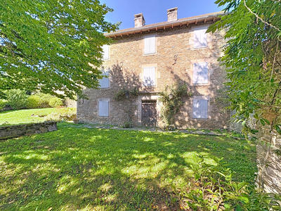 Maison - 250 m² - 8 pièces