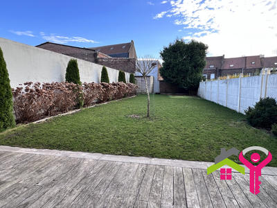 Maison - 230 m² - 6 pièces