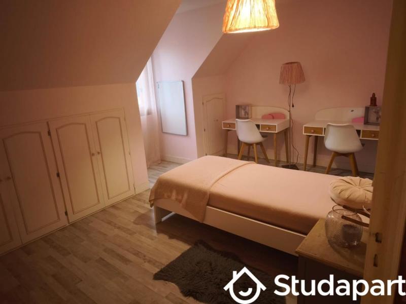 Chambre - 12 m² - 1 pièce