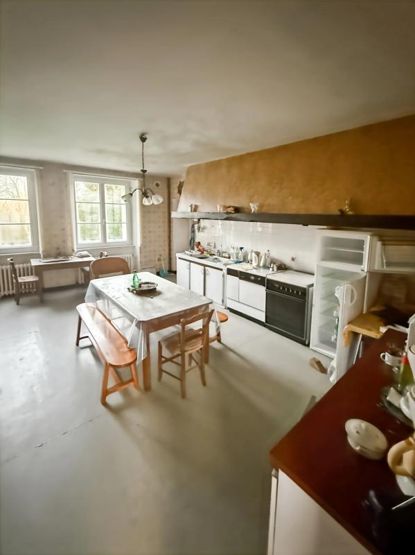 Maison en pierre - 130 m² - 9 pièces