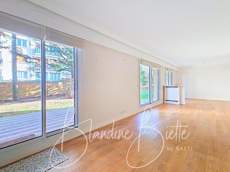 Appartement - 99 m² - 5 pièces